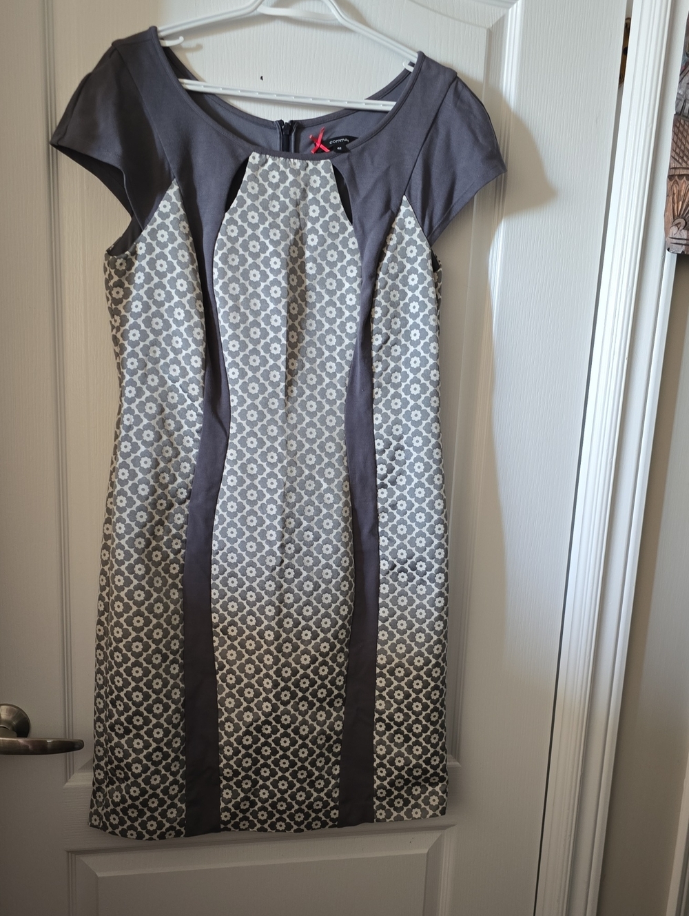 Comma -Germany Gray & Ivory Geometric Cap-Sleeve Sheath Dress